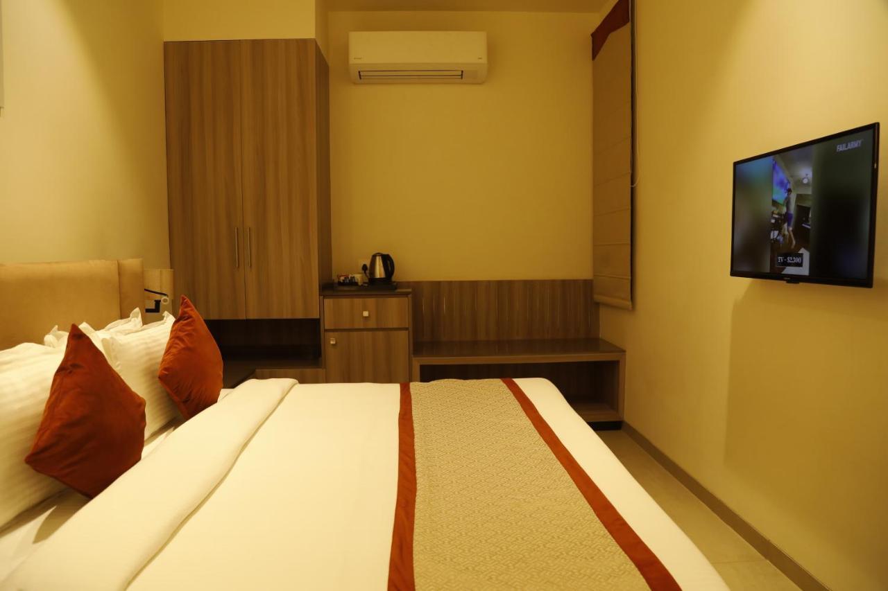 Hotel The Royal Vista Varanasi Eksteriør billede