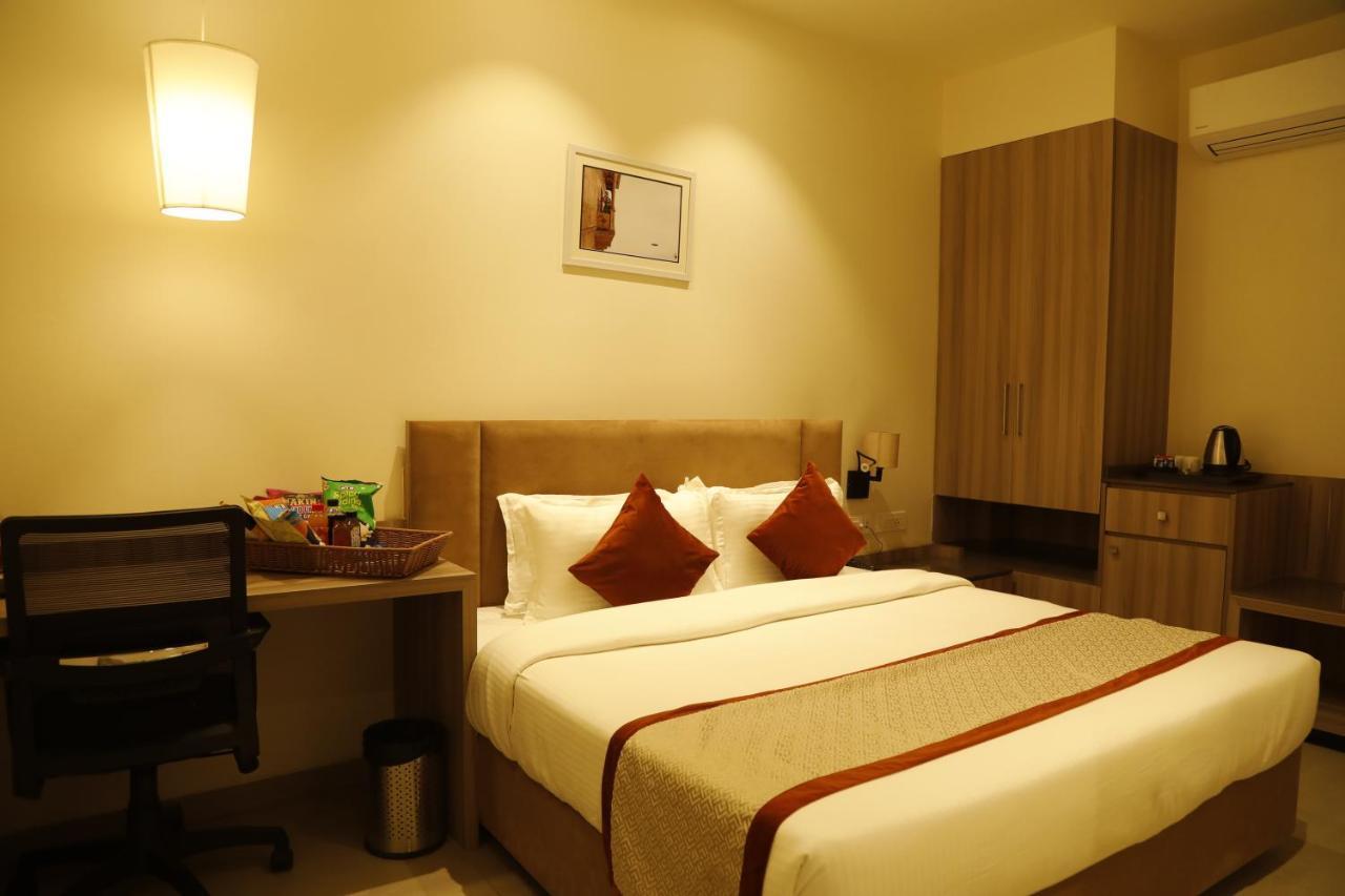 Hotel The Royal Vista Varanasi Eksteriør billede
