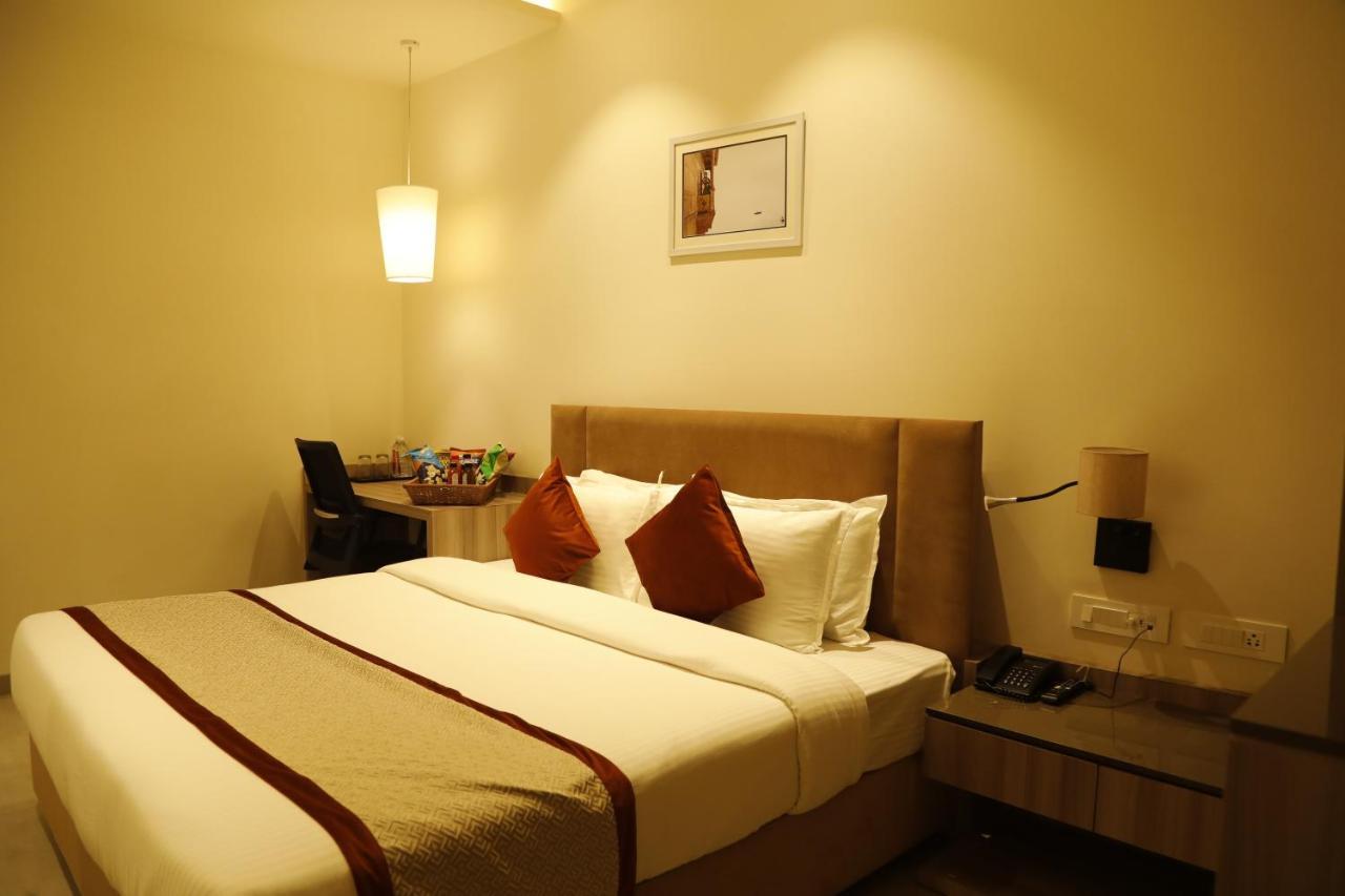 Hotel The Royal Vista Varanasi Eksteriør billede