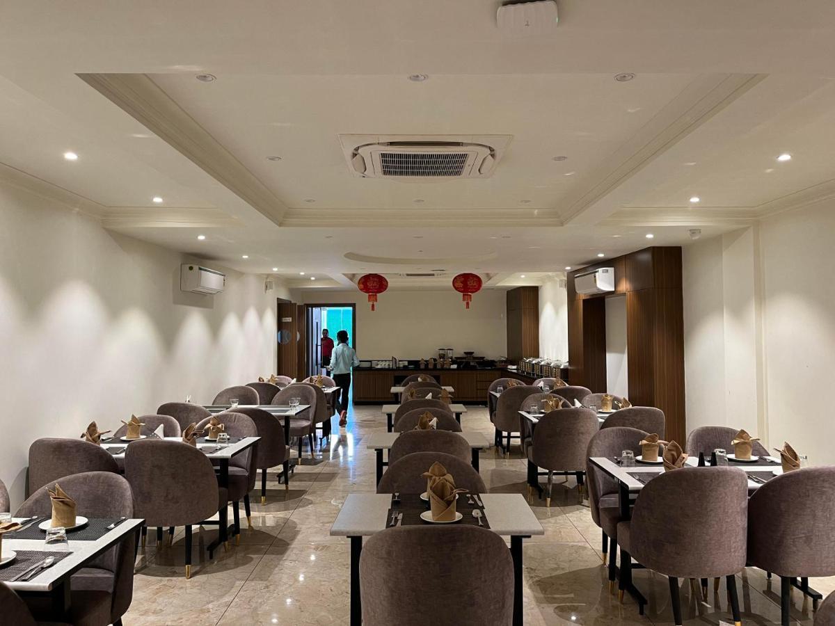 Hotel The Royal Vista Varanasi Eksteriør billede